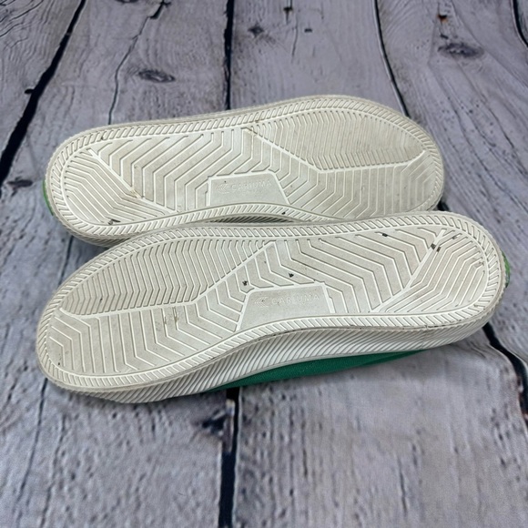 Cariuma OCA low-top green canvas sneakers Women’s 9/ Men’s 7.5 - Picture 3 of 10